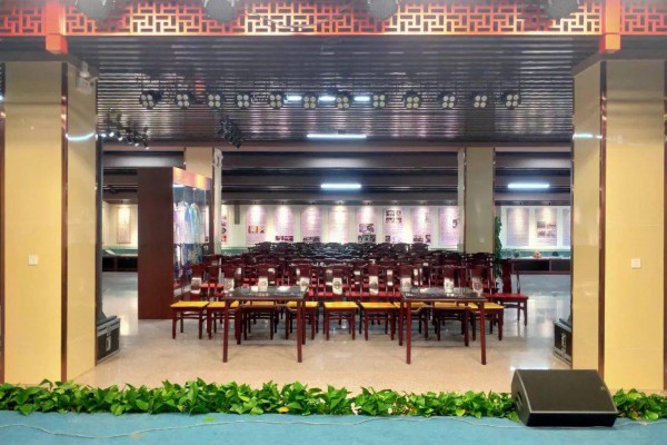 广州95后酒吧网红盘点:潮流聚集地大揭秘 广州95后酒吧网红盘点:潮流聚集地大揭秘